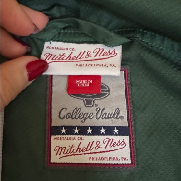 University of Miami Hurricanes - Vintage Inspired Windbreaker - Brand New - Picture 6 of 7